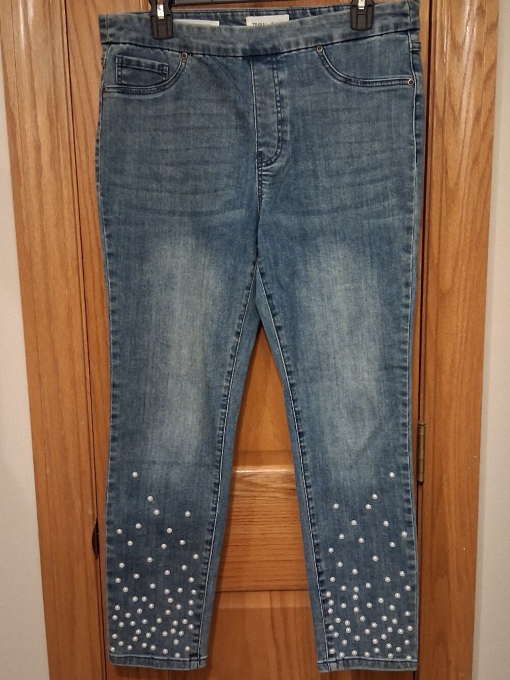Tribal Audrey Mid rise Slim Ankle jean with Pearl accent sz 12 NEW w/o tag